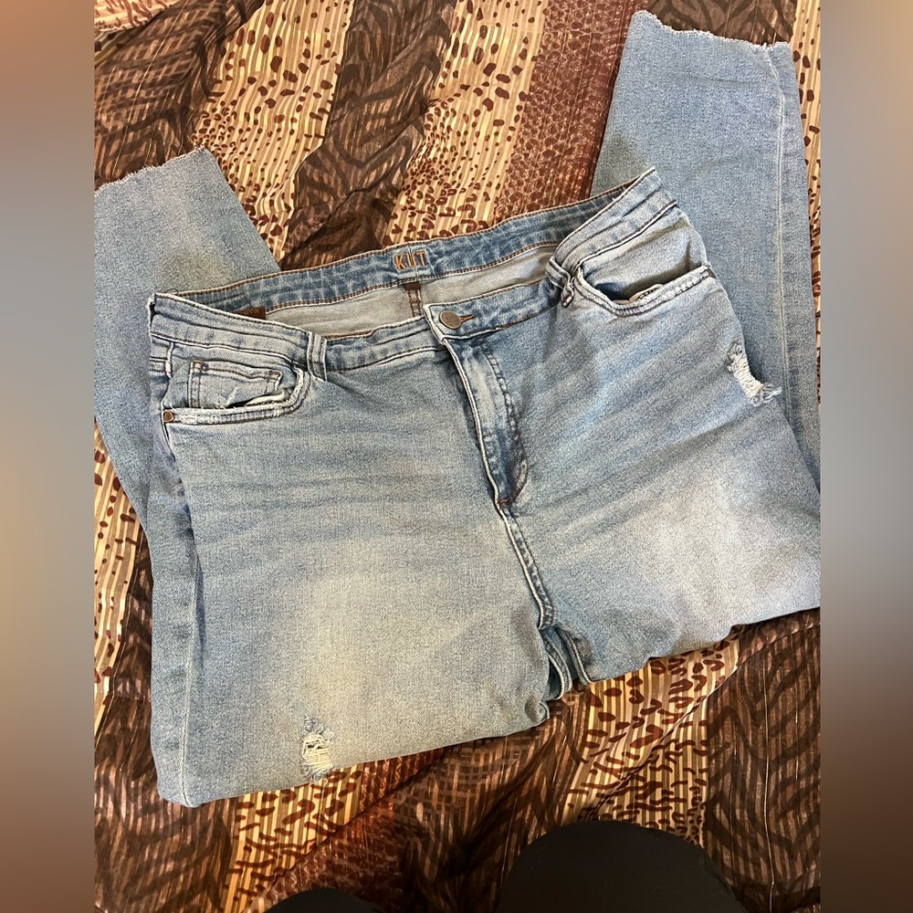 Kut From The Kloth Light Wash Distressed Jeans Size 18